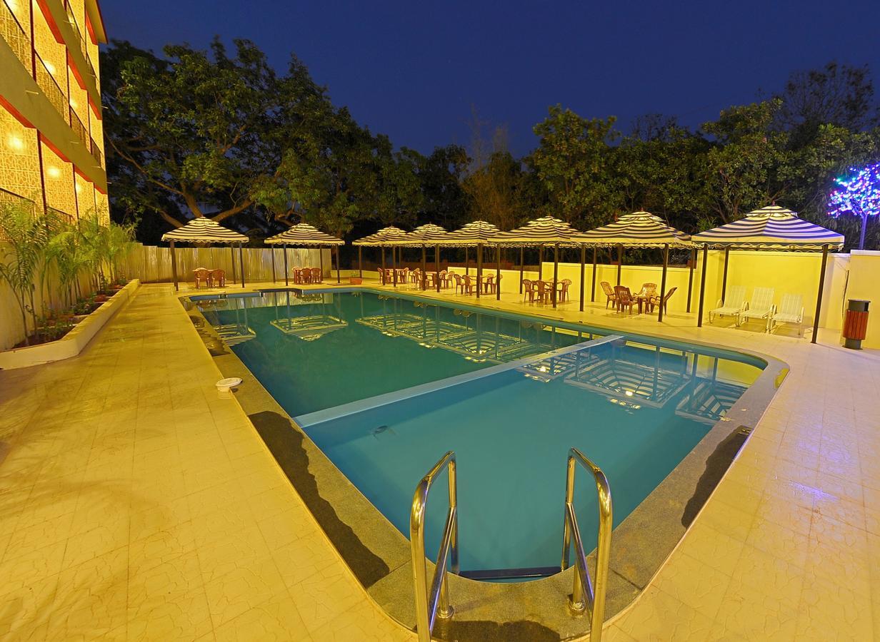 Grand Goa Exotica Hotel Guirim Kültér fotó